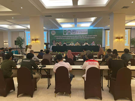 Pijar Melayu Taja Diskusi Tentang Pengembangan Industri kelapa Sawit